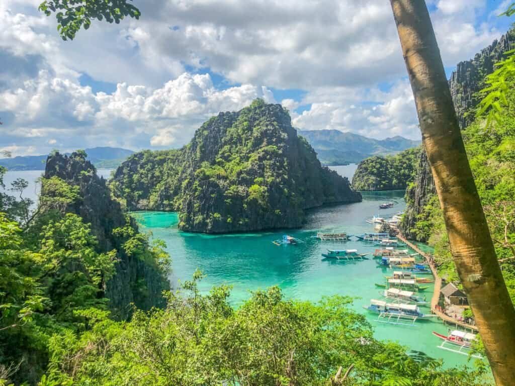 El Nido lagoon Palawan Philippines turquoise water and cliffs Philippines Travel Guide: Discover Paradise Beyond Imagination El Nido lagoon Palawan Philippines turquoise water and cliffs