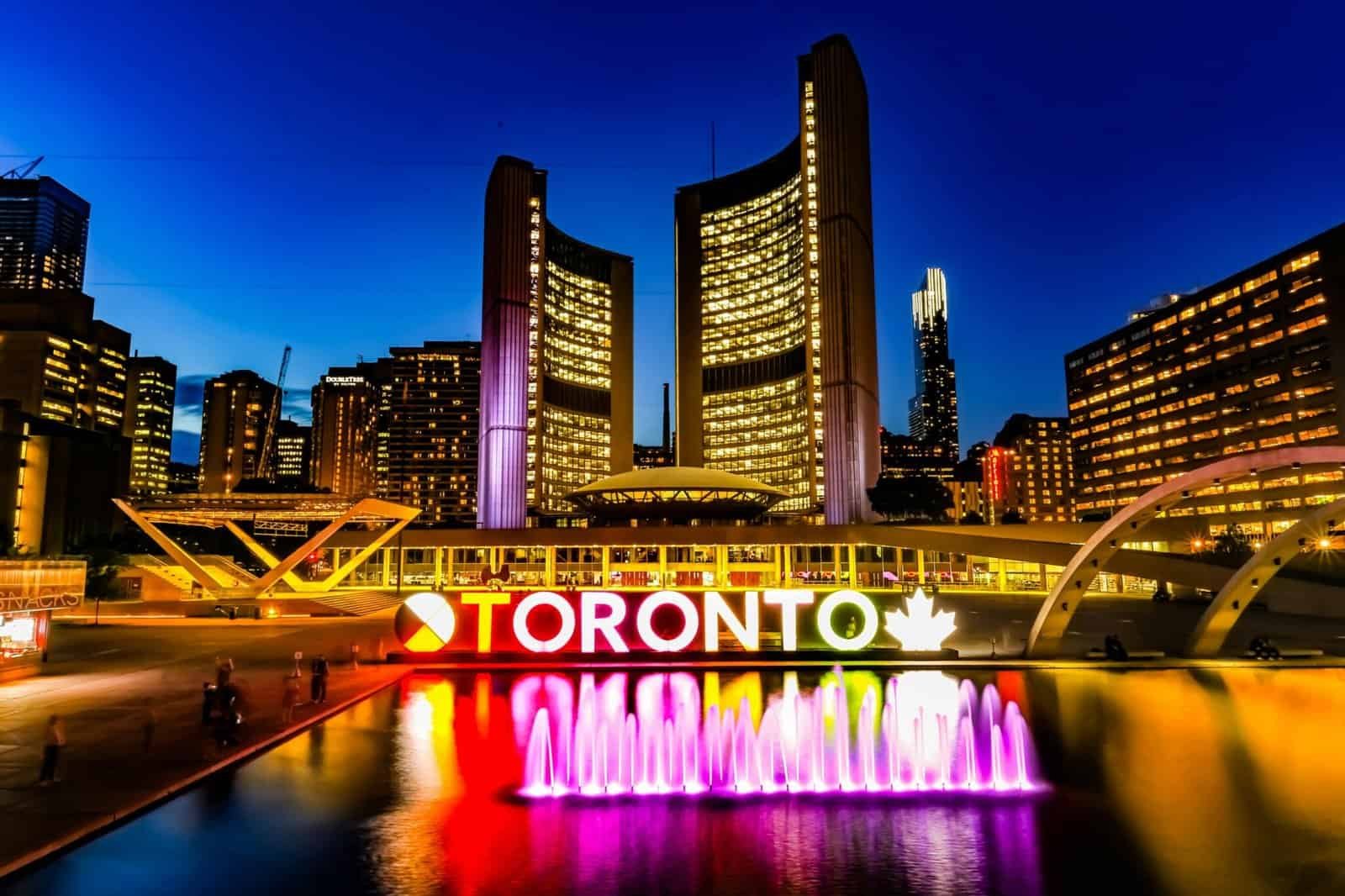 Canada Nightlife Guide 2026 – Best Cities, Clubs, Bars & Entertainment
