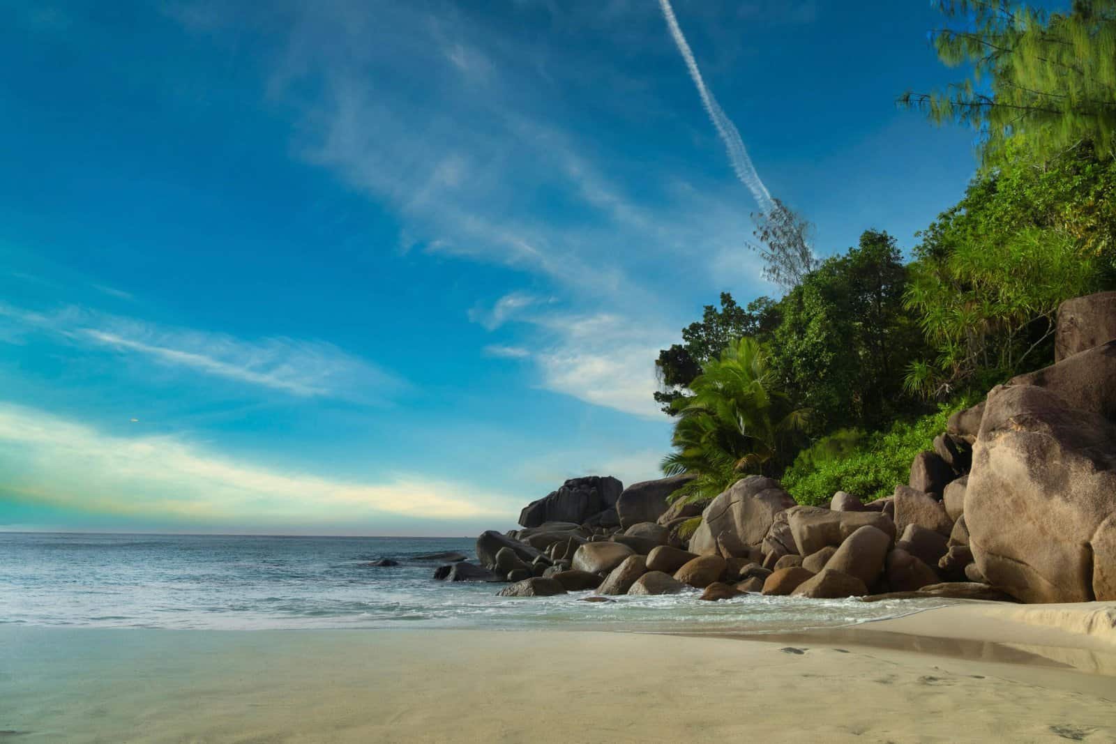 Seychelles Island Hopping Guide 2026